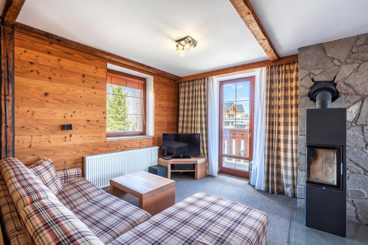 Family Kukučka - 4*