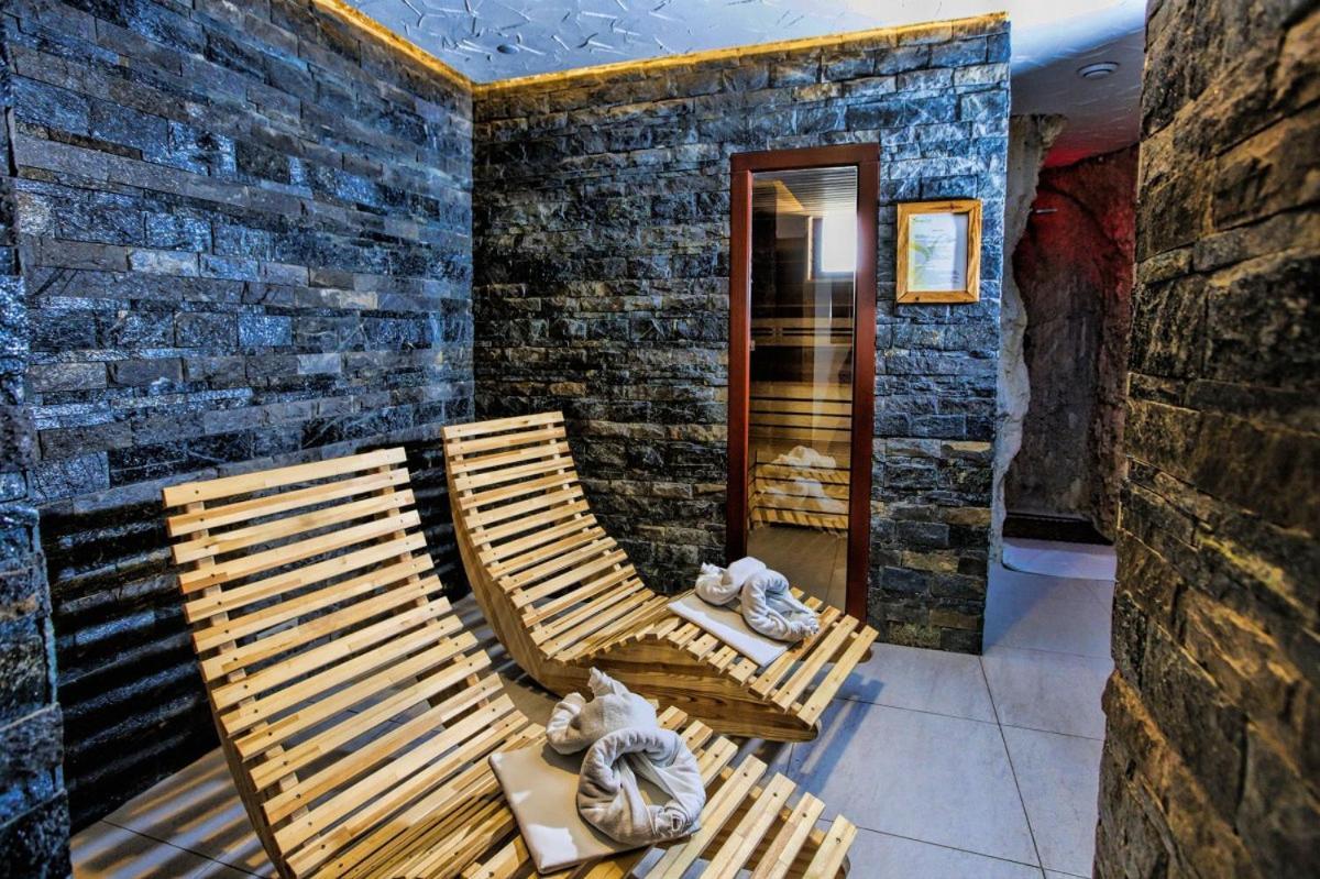 Family Kukučka - 4*